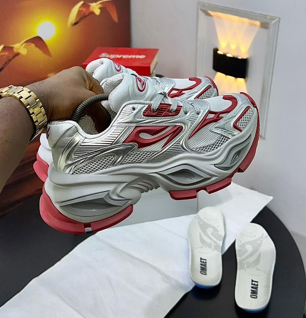 BALENCIAGA