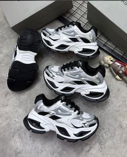 BALENCIAGA